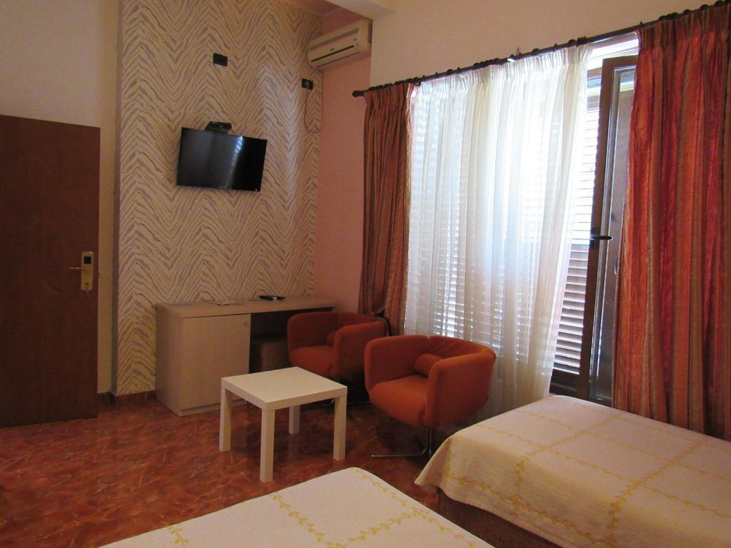 Hotel Serenity Tirana Eksteriør billede